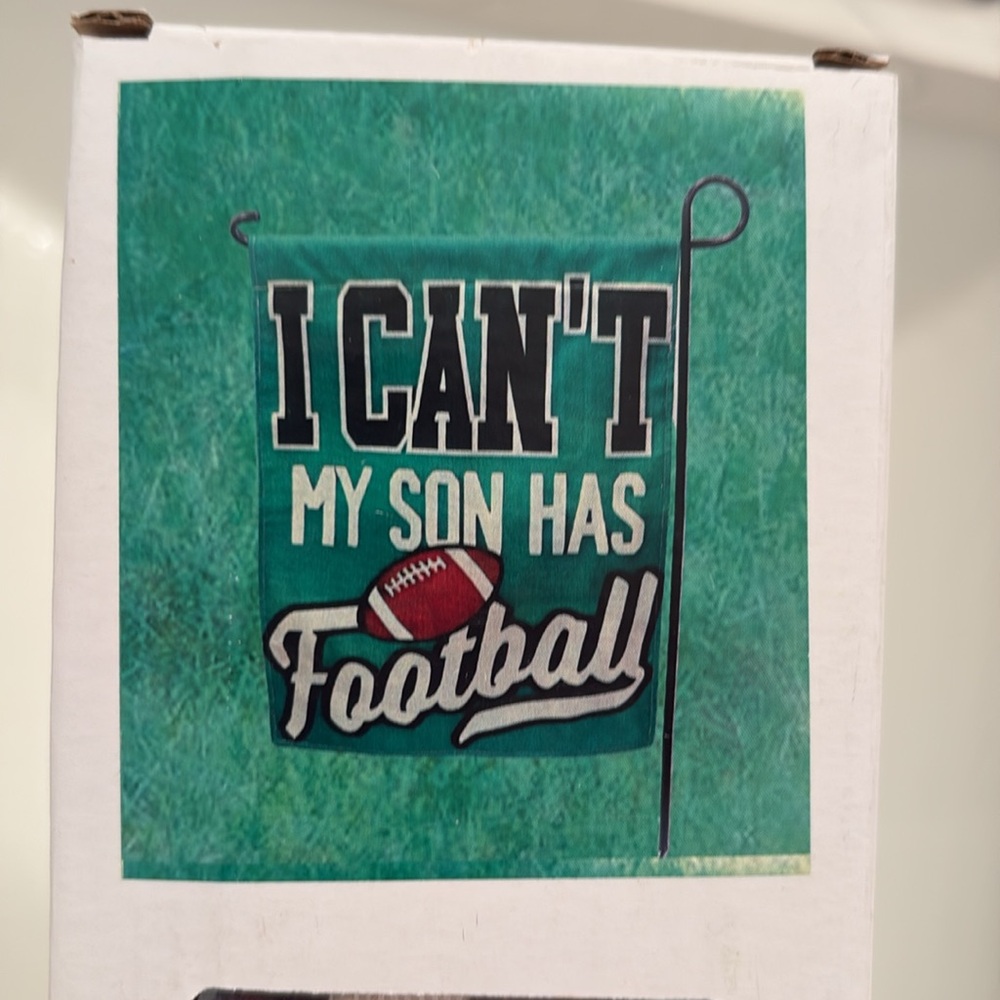 I can’t my son has football double sided garden flag w stake!!!!!
